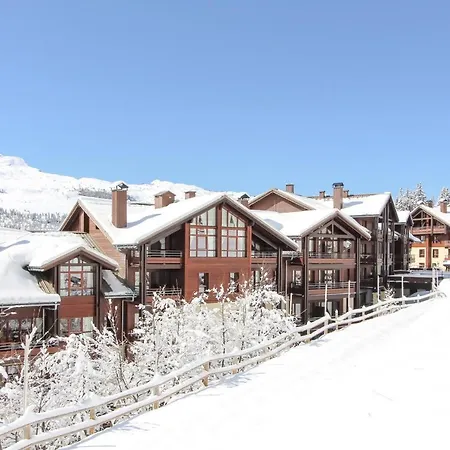 Sunny Two Bedroom With Mountain Views 플랜
