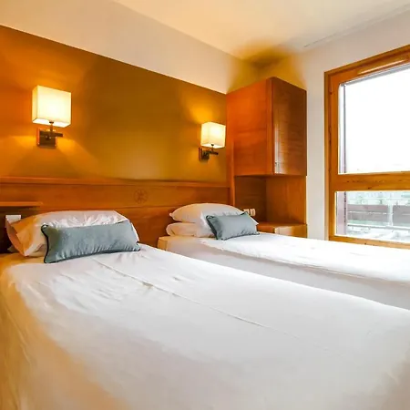 Sunny Two Bedroom With Mountain Views 아파트 *