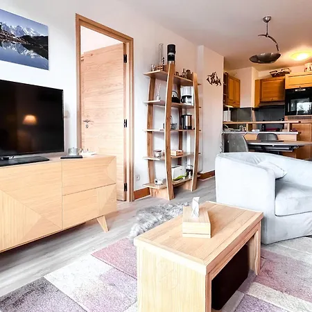 Sunny Two Bedroom With Mountain Views 플랜