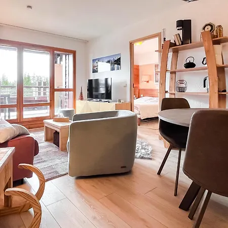 Sunny Two Bedroom With Mountain Views 아파트 *