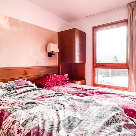 Sunny Two Bedroom With Mountain Views 아파트