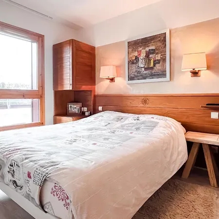 Sunny Two Bedroom With Mountain Views 아파트